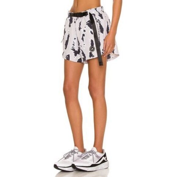 ADIDAS BY STELLA MCCARTNEY Shorts size small.              C - Picture 4 of 9